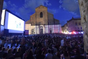 12 lug 2016 Piazza Maggiore Vicoo Sotto le stelle del Cinema
